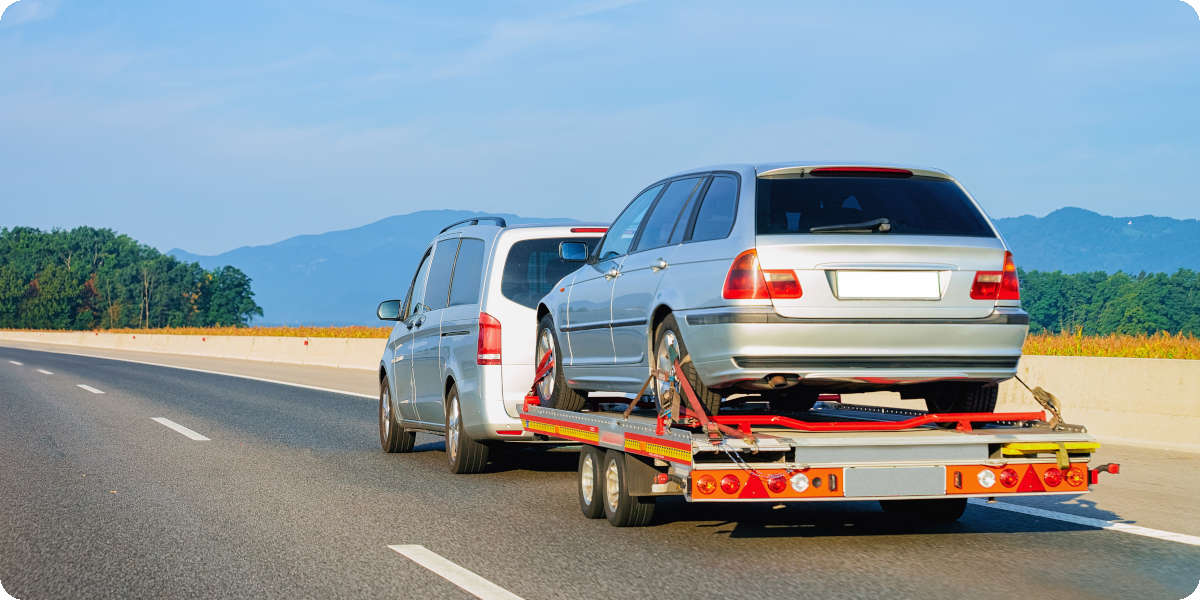 Autotransport auf Anhänger